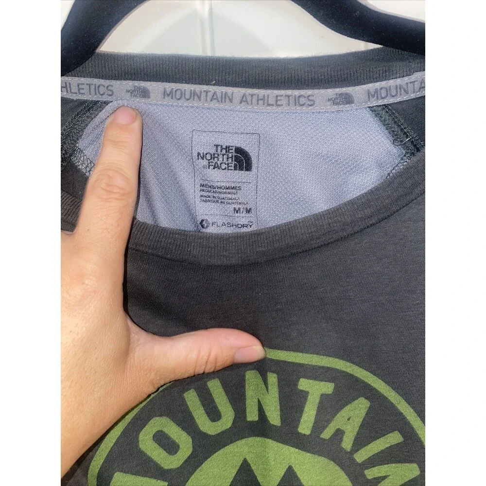 The North Face shirt Mountain Athletic Flash Dry Mens M SS outdoor hiking